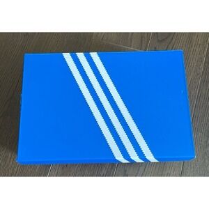Adidas empty‎ shoe box